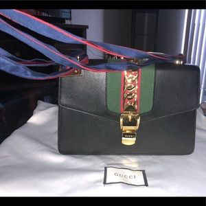 GUCCI Sylvie small chain leather shoulder bag